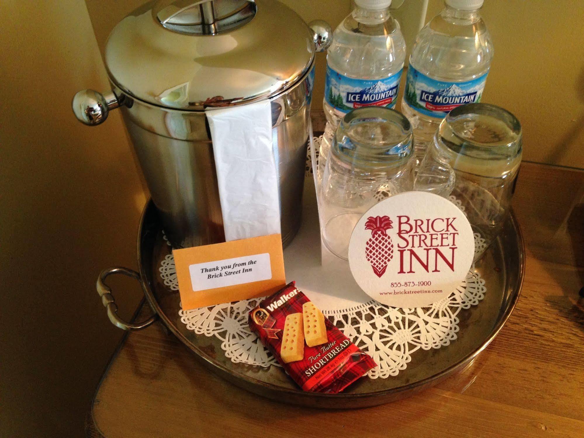Brick Street Inn Zionsville ภายนอก รูปภาพ